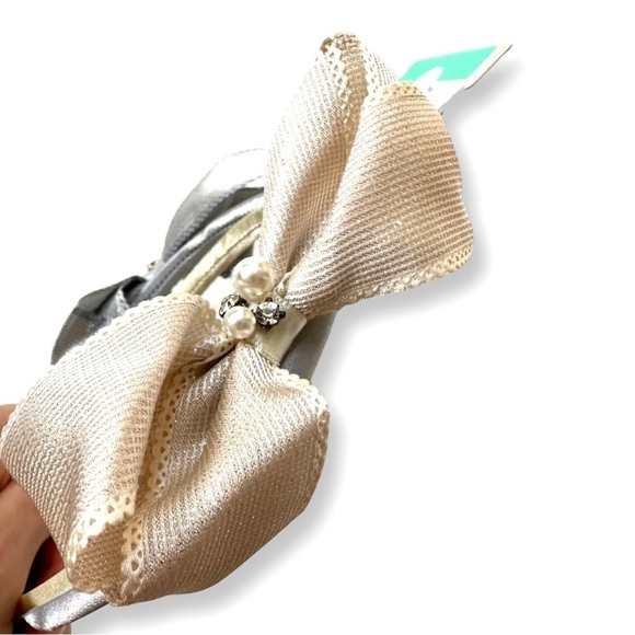 ⭐️ 5 for $25 A Set of 2 Girls’ Headbands Grey & Beige Copper Key Accessories - Picture 4 of 4